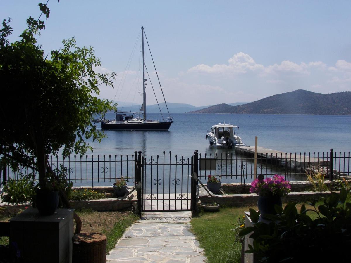 Blue Dreams Guest House Almiropotamos Luaran gambar